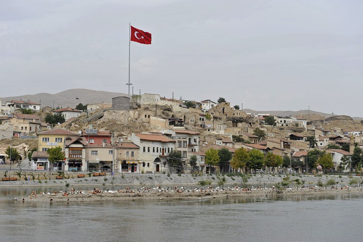 The town of Avanos on the banks of the Kızılırmak river